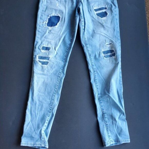 Tinseltown Light wash Blue Distressed Jeans - Picture 5 of 8